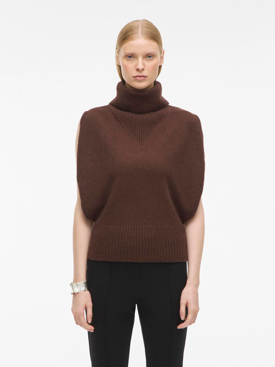 model_shot-front